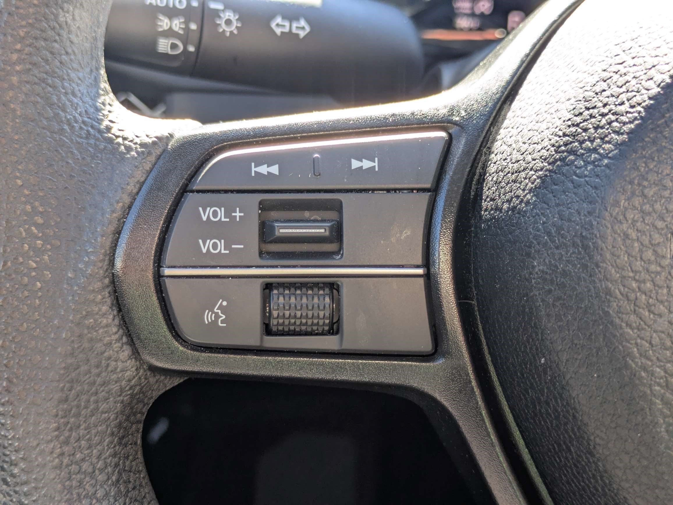 Certified 2025 Honda Accord LX image 30