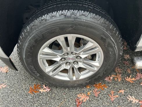 Used 2020 GMC Canyon SLE w/ Driver Alert Package image 14