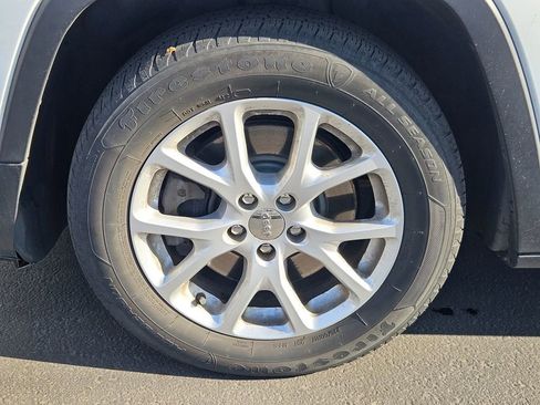 Used 2018 Jeep Cherokee Latitude image 39