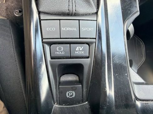 Used 2025 Toyota Camry LE FWD image 34