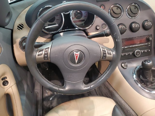 Used 2006 Pontiac Solstice Convertible w/ Premium Package RWD image 14