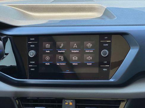 Certified 2023 Volkswagen Taos SE FWD image 16