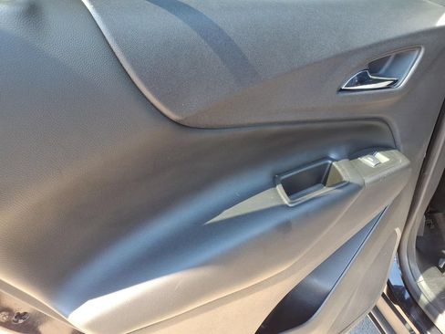 Used 2018 Chevrolet Equinox LT AWD/4WD image 16