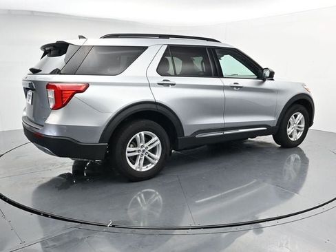 Used 2024 Ford Explorer XLT w/ Equipment Group 202A AWD/4WD image 10