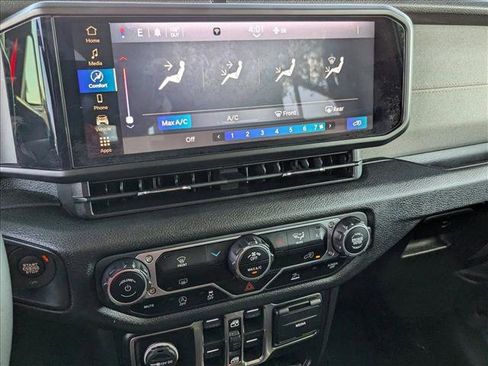 Used 2024 Jeep Wrangler Sport S image 14