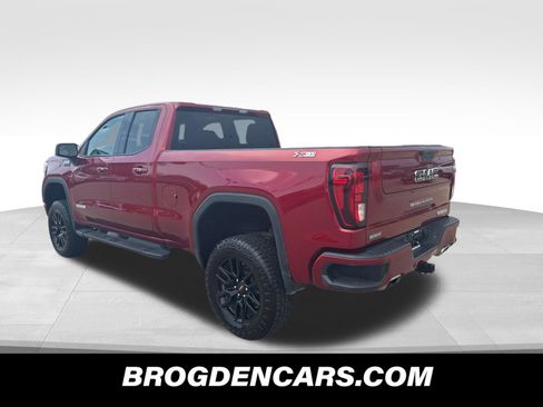 Used 2022 GMC Sierra 1500 Elevation w/ LPO, Elevation Black Package AWD/4WD image 7