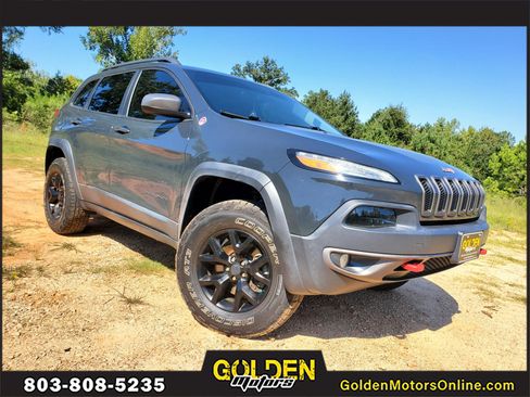 Used 2017 Jeep Cherokee Trailhawk w/ Comfort/Convenience Group image 1