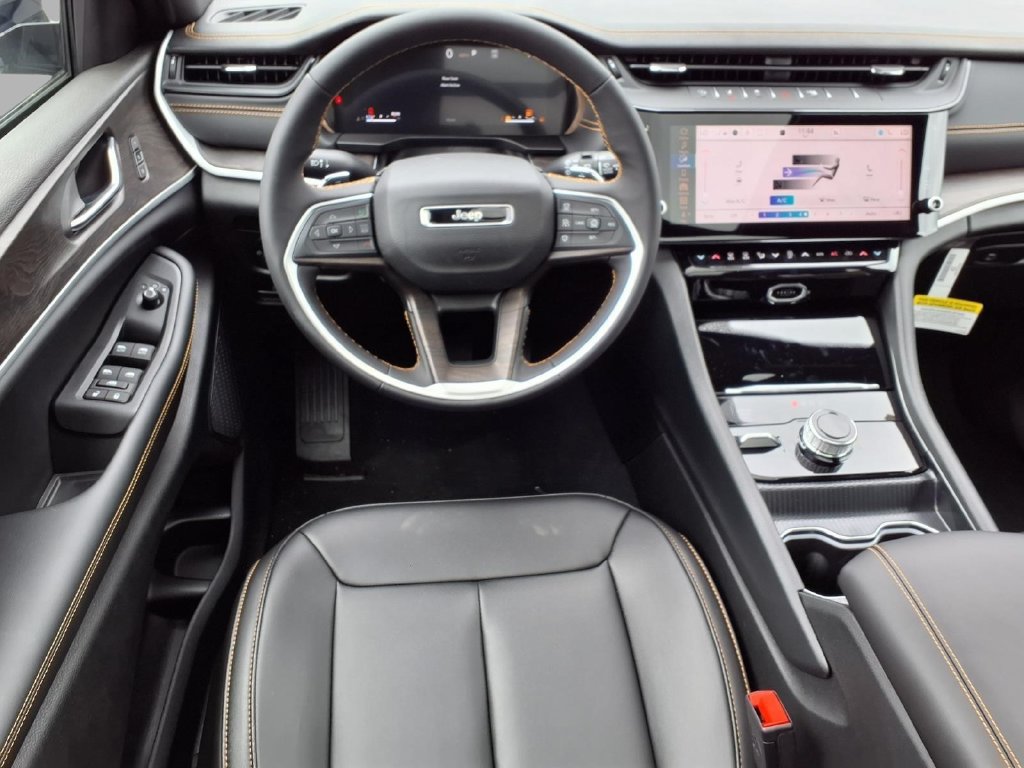 New 2026 Jeep Grand Cherokee Limited AWD/4WD image 4