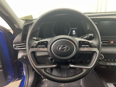 Used 2023 Hyundai Elantra SEL image 16