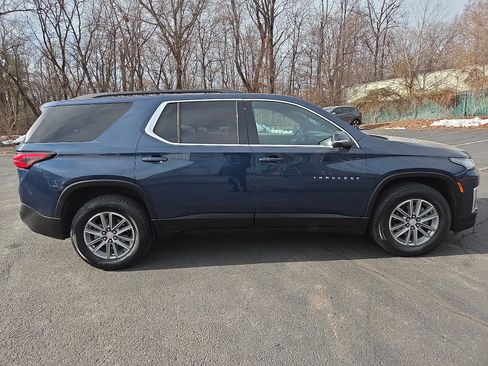 Certified 2023 Chevrolet Traverse LT image 2