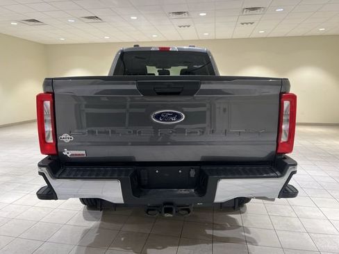 Used 2023 Ford F250 XLT w/ FX4 Off-Road Package AWD/4WD image 4
