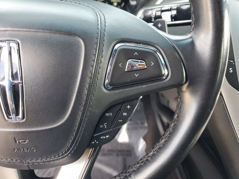 Used 2020 Lincoln MKZ image 20