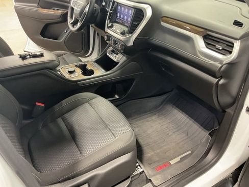 Used 2023 GMC Acadia SLE w/ LPO, Floor Liner Package AWD/4WD image 20