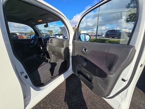 Used 2013 Nissan Cube 1.8 S w/ Interior Designer Pkg image 10