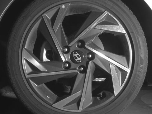 Used 2025 Hyundai Elantra Limited image 12