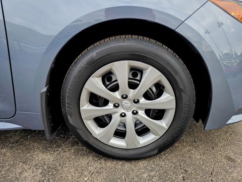 Used 2025 Toyota Corolla LE image 27