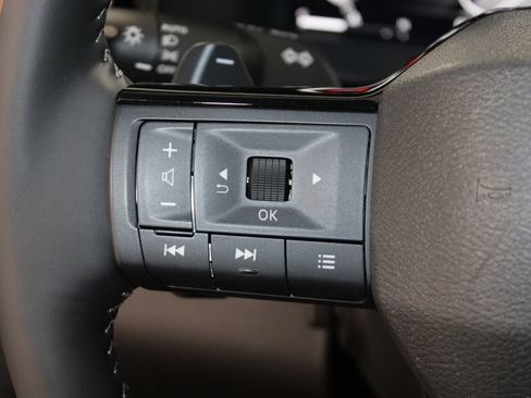 Used 2026 Nissan Pathfinder Platinum AWD/4WD image 38