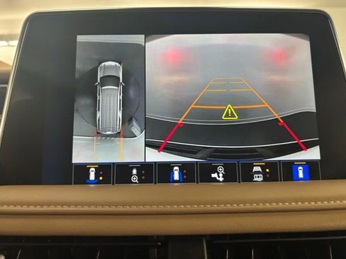 Used 2024 Chevrolet Suburban Premier image 34