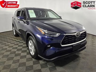 Used 2023 Toyota Highlander LE