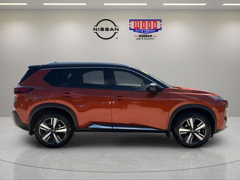 Used 2021 Nissan Rogue Platinum AWD/4WD image 2