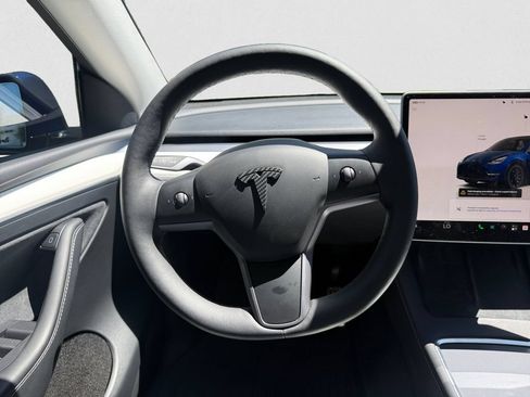 Used 2023 Tesla Model Y Performance AWD/4WD image 4