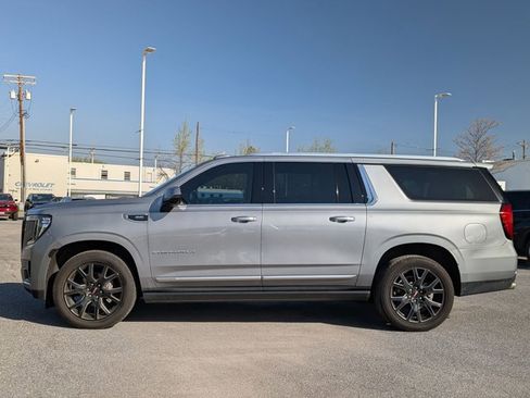Used 2023 GMC Yukon XL Denali image 8