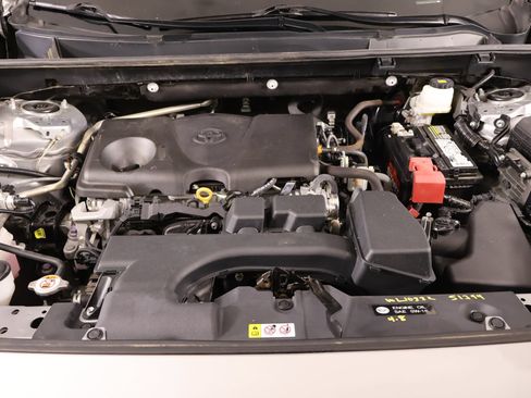 Used 2022 Toyota RAV4 LE FWD image 18