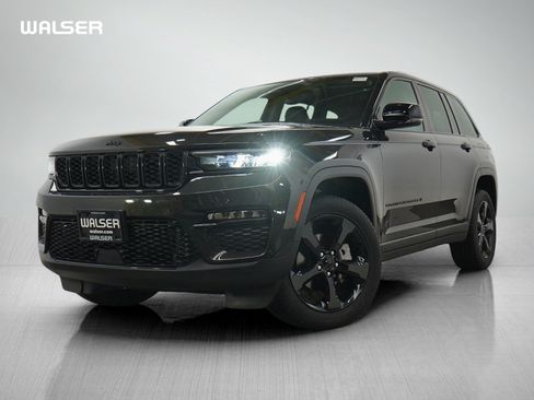 Used 2024 Jeep Grand Cherokee Limited w/ Black Appearance Package AWD/4WD image 1