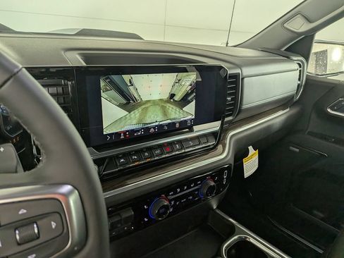 Used 2026 Chevrolet Silverado 1500 LT Trail Boss w/ LT Trail Boss Premium Package AWD/4WD image 21