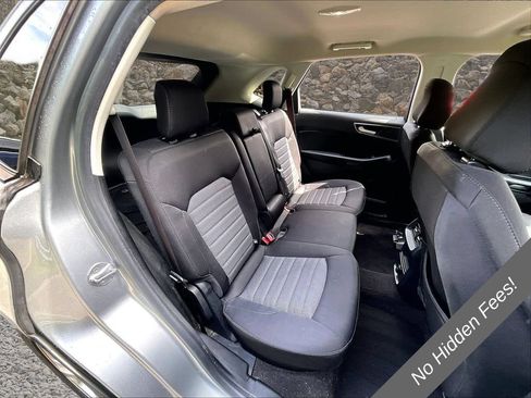 Used 2020 Ford Edge SE FWD image 23