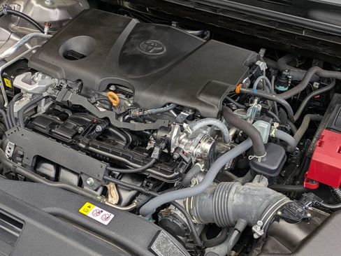 Used 2023 Toyota Camry SE FWD image 23