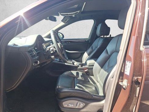 Used 2023 Porsche Macan AWD/4WD image 15
