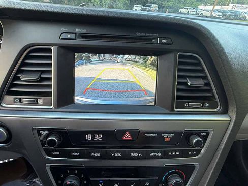 Used 2016 Hyundai Sonata Sport w/ Option Group 1V FWD image 17