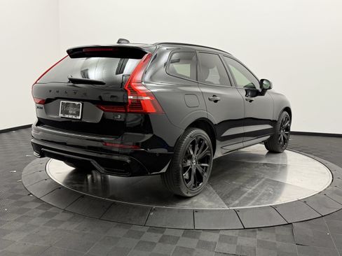 Certified 2024 Volvo XC60 T8 Ultimate w/ Protection Package Premier AWD/4WD image 7