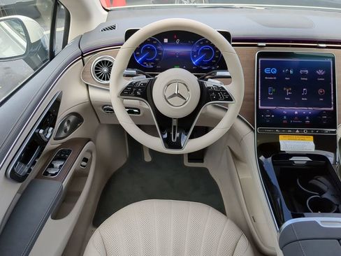 Used 2023 Mercedes-Benz EQS 450+ Sedan image 3