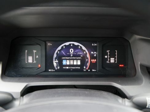 Certified 2025 Toyota Tacoma SR5 AWD/4WD image 18