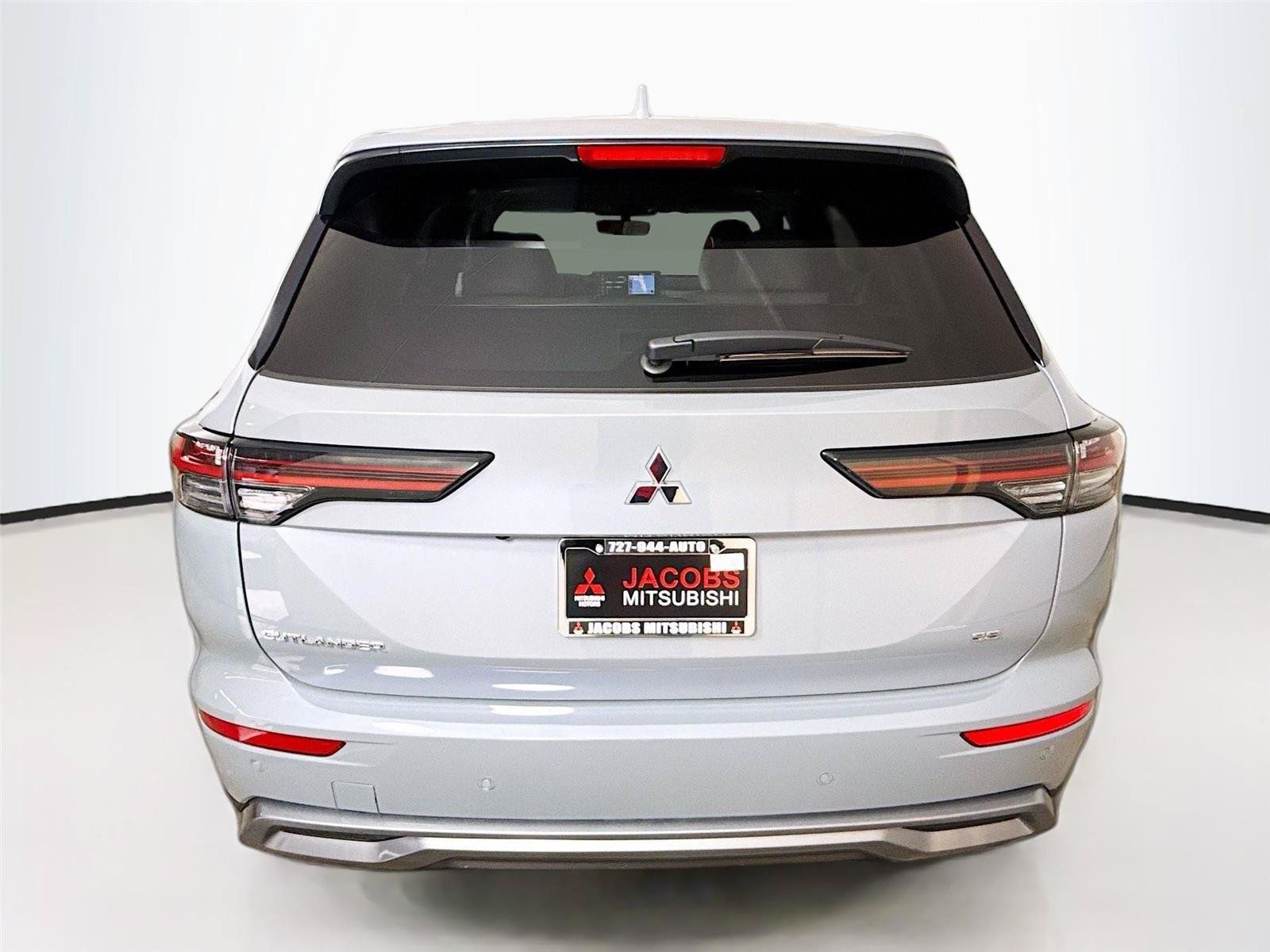 New 2026 Mitsubishi Outlander SE FWD image 6