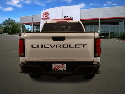 Used 2024 Chevrolet Colorado Z71 w/ Z71 Convenience Package 2 AWD/4WD image 4