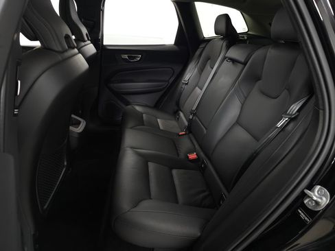 Certified 2025 Volvo XC60 B5 Plus AWD/4WD image 31