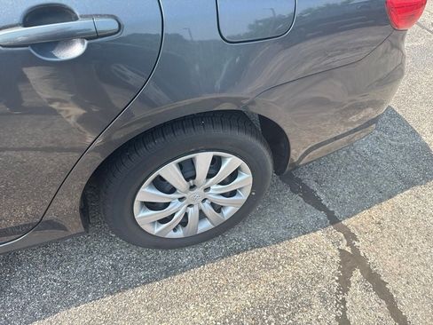 Used 2013 Toyota Corolla LE FWD image 9