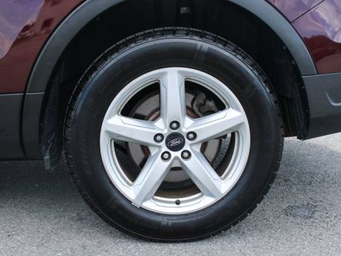 Used 2019 Ford Explorer XLT w/ Equipment Group 202A FWD image 34
