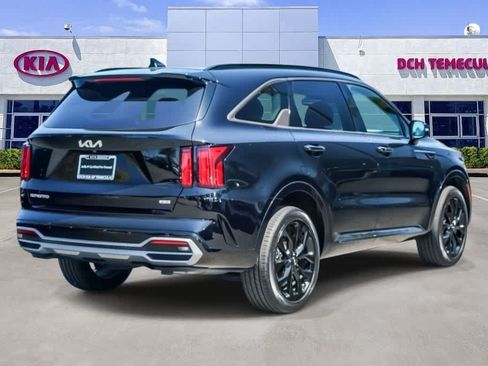 Certified 2023 Kia Sorento SX AWD/4WD image 4