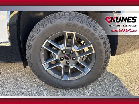 New 2026 GMC Terrain AT4 w/ Convenience Package III image 18