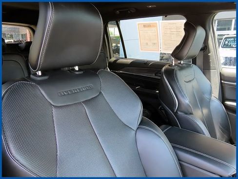 Certified 2022 Jeep Grand Cherokee L Overland w/ Luxury Tech Group IV AWD/4WD image 9