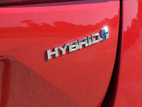 Used 2022 Toyota Prius LE image 37