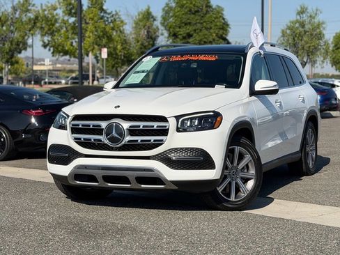 Used 2023 Mercedes-Benz GLS 450 4MATIC image 2
