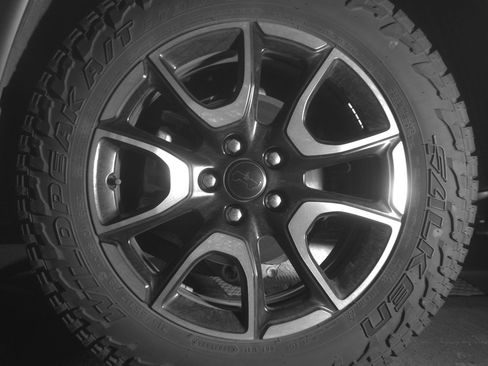 Used 2025 Jeep Compass Trailhawk image 14