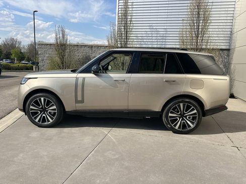 New 2026 Land Rover Range Rover SE AWD/4WD image 8