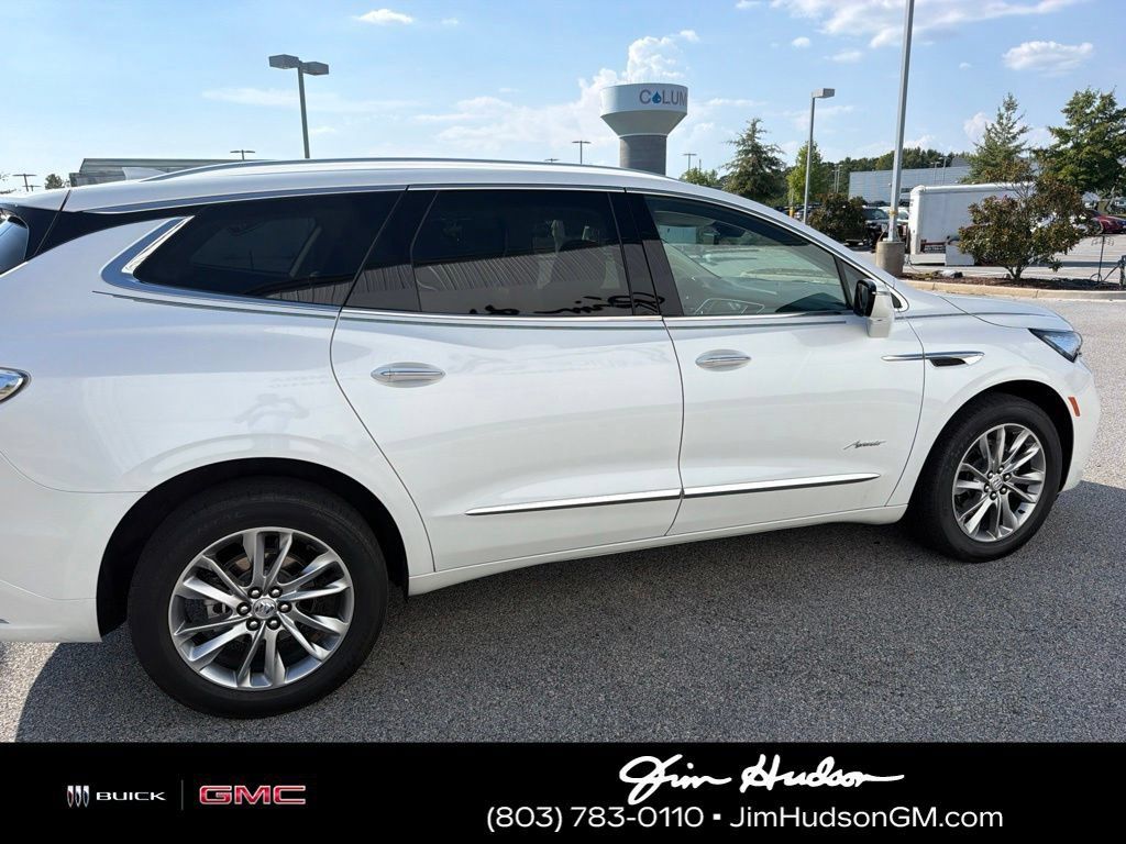Used 2023 Buick Enclave Avenir w/ Avenir Technology Package AWD/4WD image 5