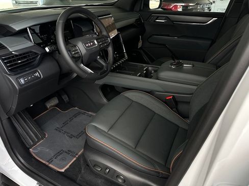 New 2026 GMC Acadia AT4 w/ Luxury Package AWD/4WD image 10